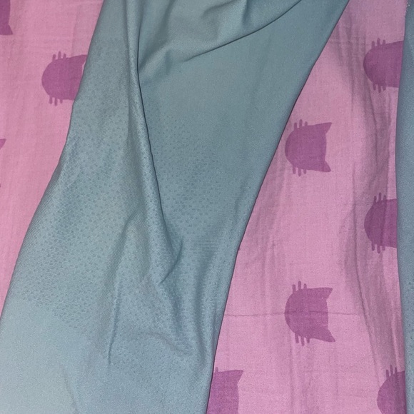 Light Blue lululemon 27” leggings - Picture 5 of 5